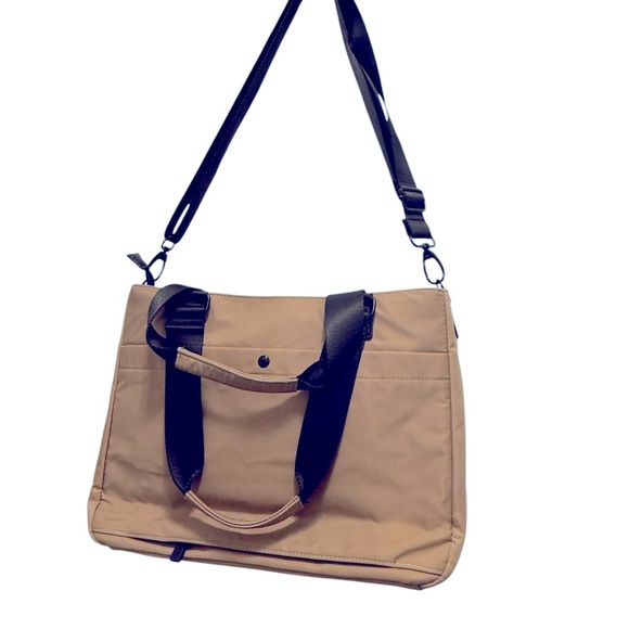 THE CARGO CATCHALL TOTE CAMEL with Black Accents in new conditions, screen pad - Picture 5 of 14